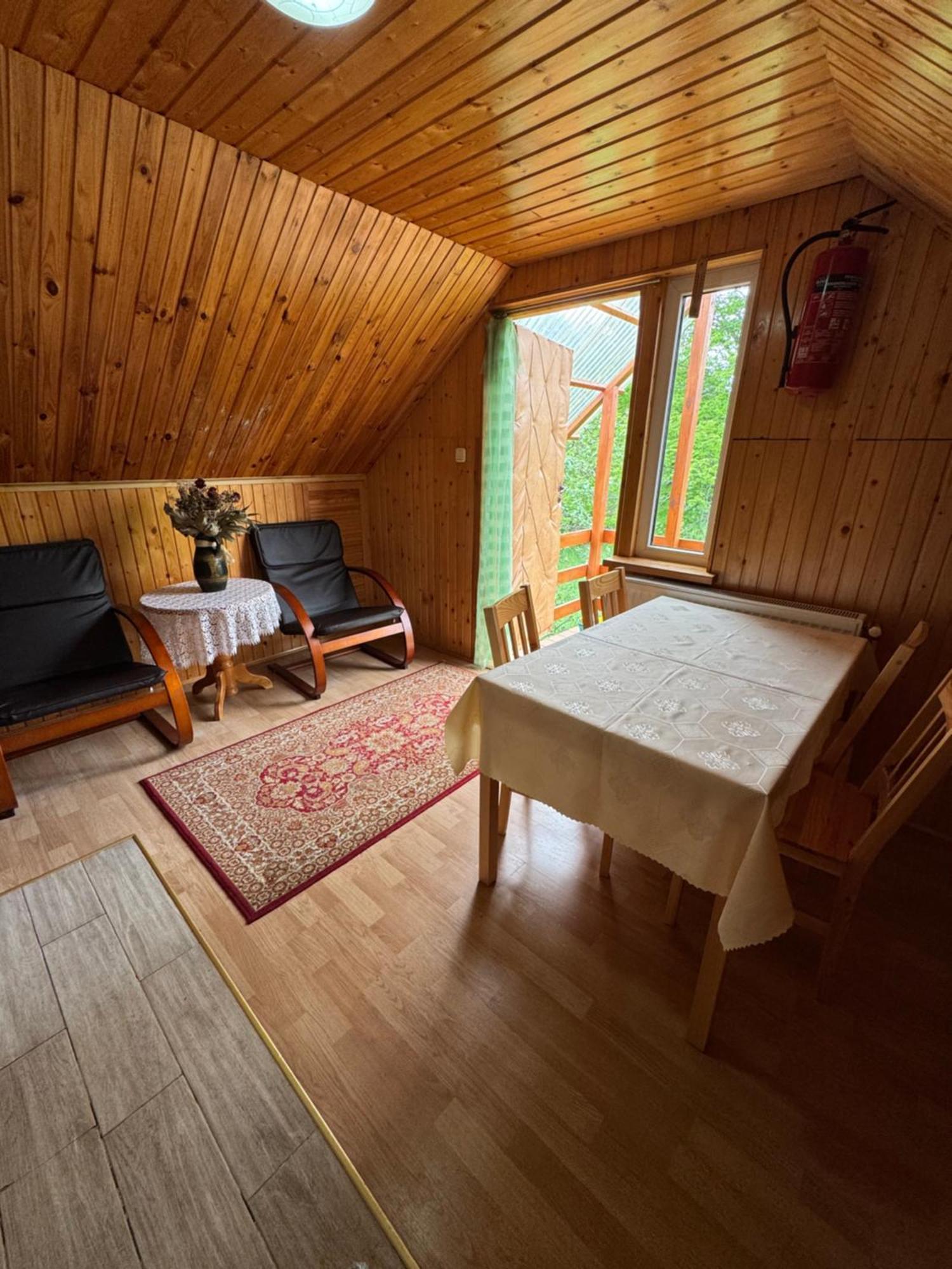 Domek Jaskolka Białowieża Εξωτερικό φωτογραφία